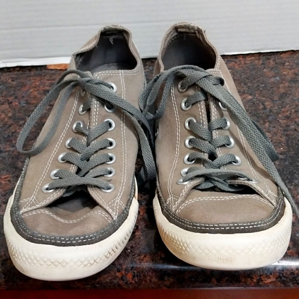 Converse All Star Sneakers...SIZE 9
